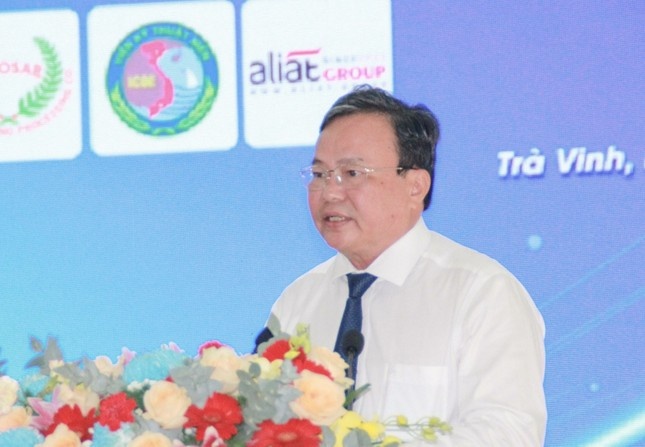 Chu tich Tra Vinh: Con tinh trang can bo dun day, so trach nhiem hinh anh