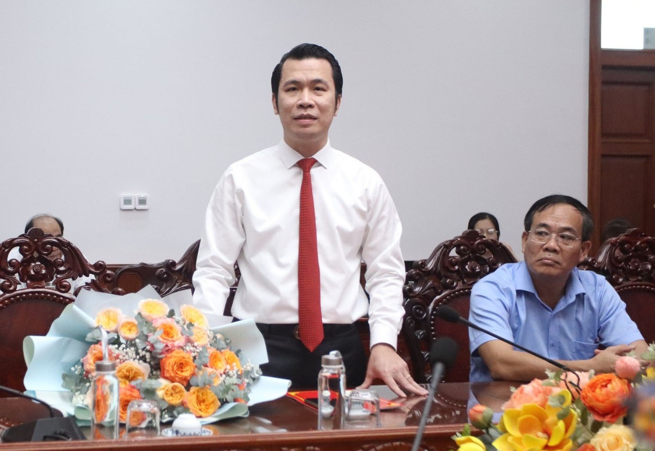 Bi thu Long An noi ve viec tiep nhan ong Truong Tan Son tu TP.HCM hinh anh