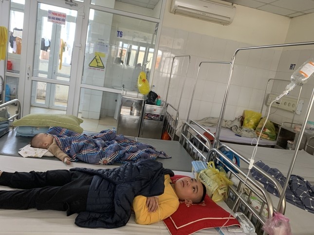 Nha truong bao cao vu nhieu hoc sinh dau bung nhap vien o Thanh Hoa hinh anh