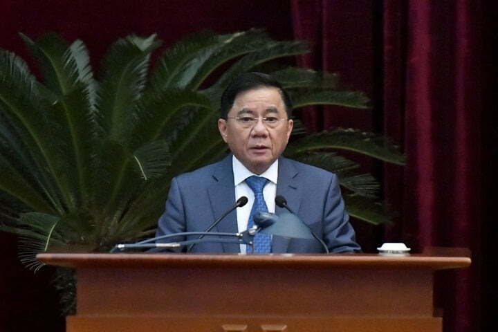 UBKT Trung uong hoan thien quy dinh bao ve nguoi to giac tham nhung hinh anh