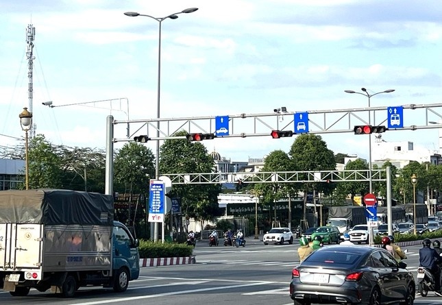 gan camera tren duong anh 1
