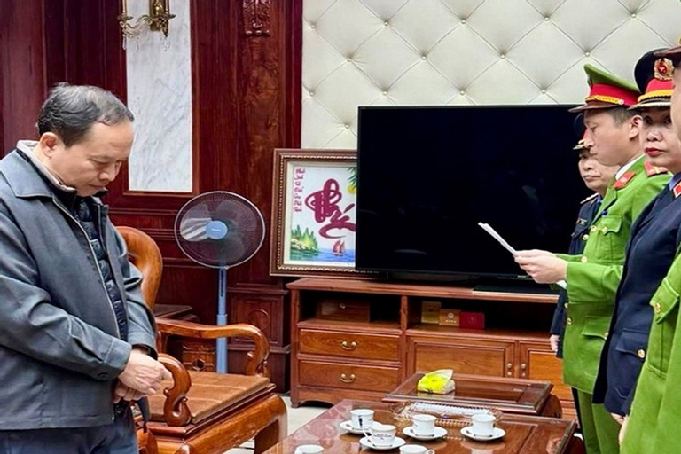 Ly do cuu Bi thu Tinh uy Thanh Hoa Trinh Van Chien bi khoi to hinh anh