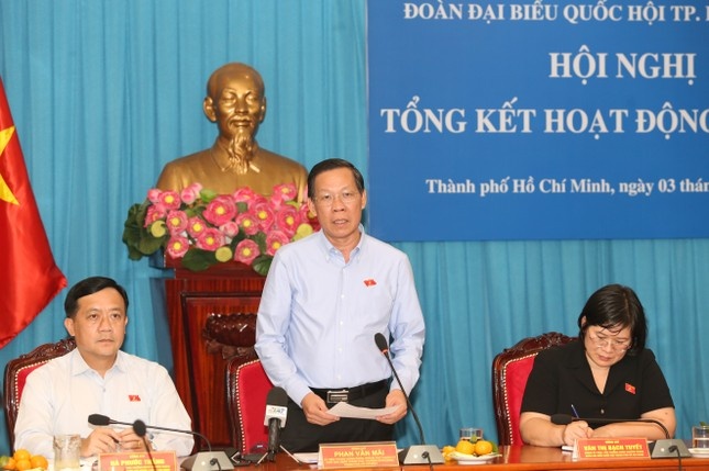 Dai bieu Quoc hoi TP.HCM tiep nhan hon 1.000 don thu hinh anh