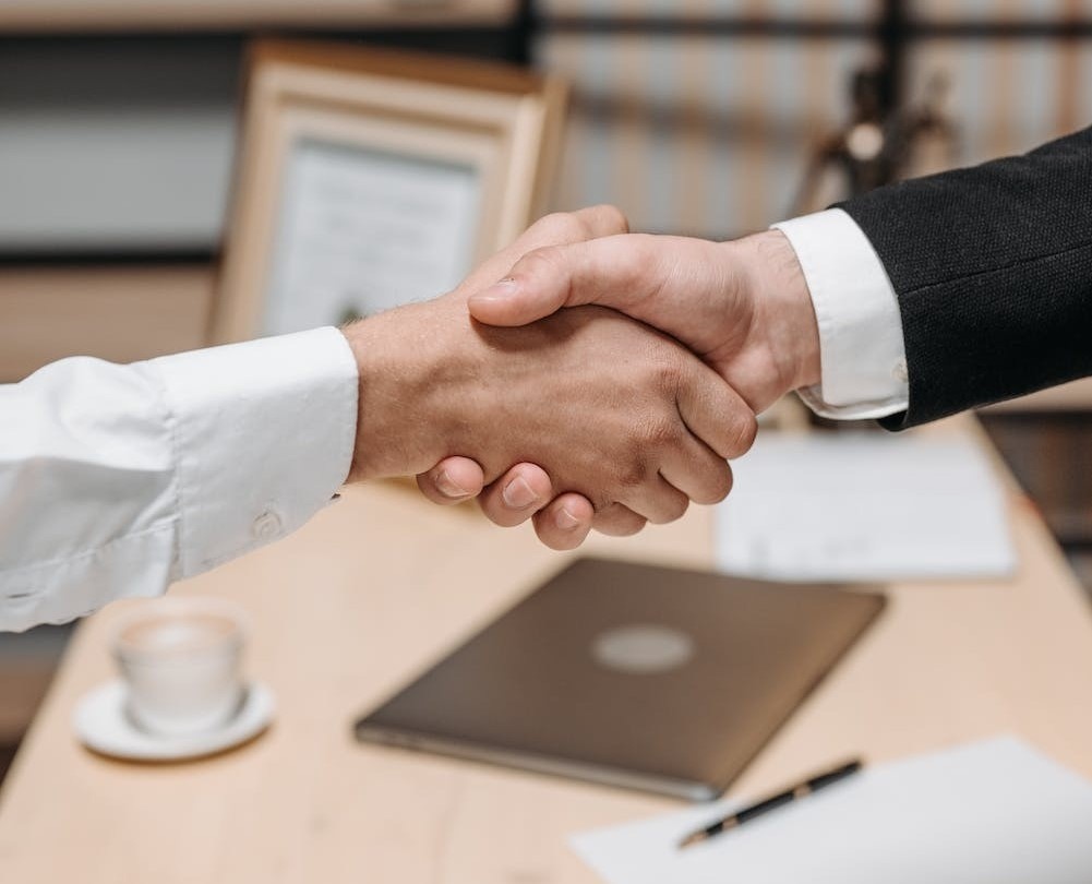 Cach van hanh cac moi quan he giup moi viec troi chay hinh anh