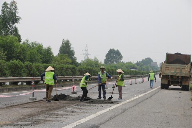 Cao toc Noi Bai - Lao Cai ra sao truoc ngay tang phi? hinh anh