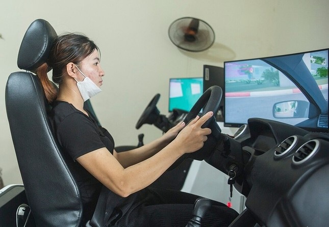 Hon 80% thi mo phong lai xe dat yeu cau, vi sao phai dieu chinh? hinh anh