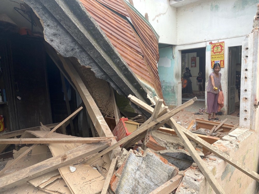 roi may bay quan su anh 1