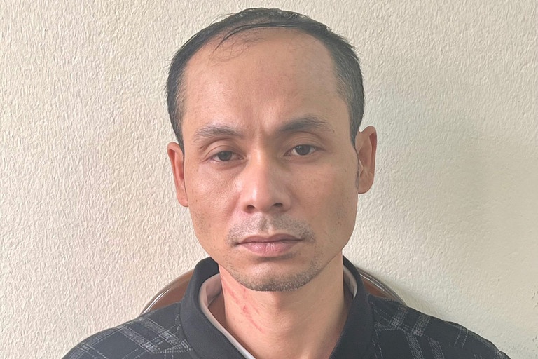 Tai xe tron kiem tra nong do con, tong bi thuong mot CSGT hinh anh