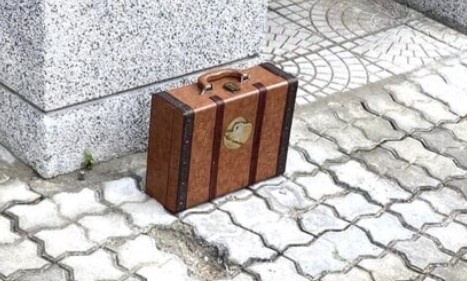 Cong an thong tin ve 'chiec vali bi an' truoc cong truong o Da Nang hinh anh