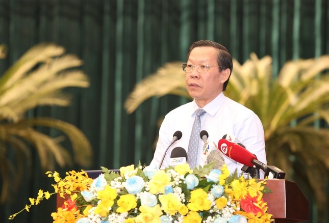 Chu tich TP.HCM Phan Van Mai: 'Kinh te cham day, keo len rat vat va' hinh anh