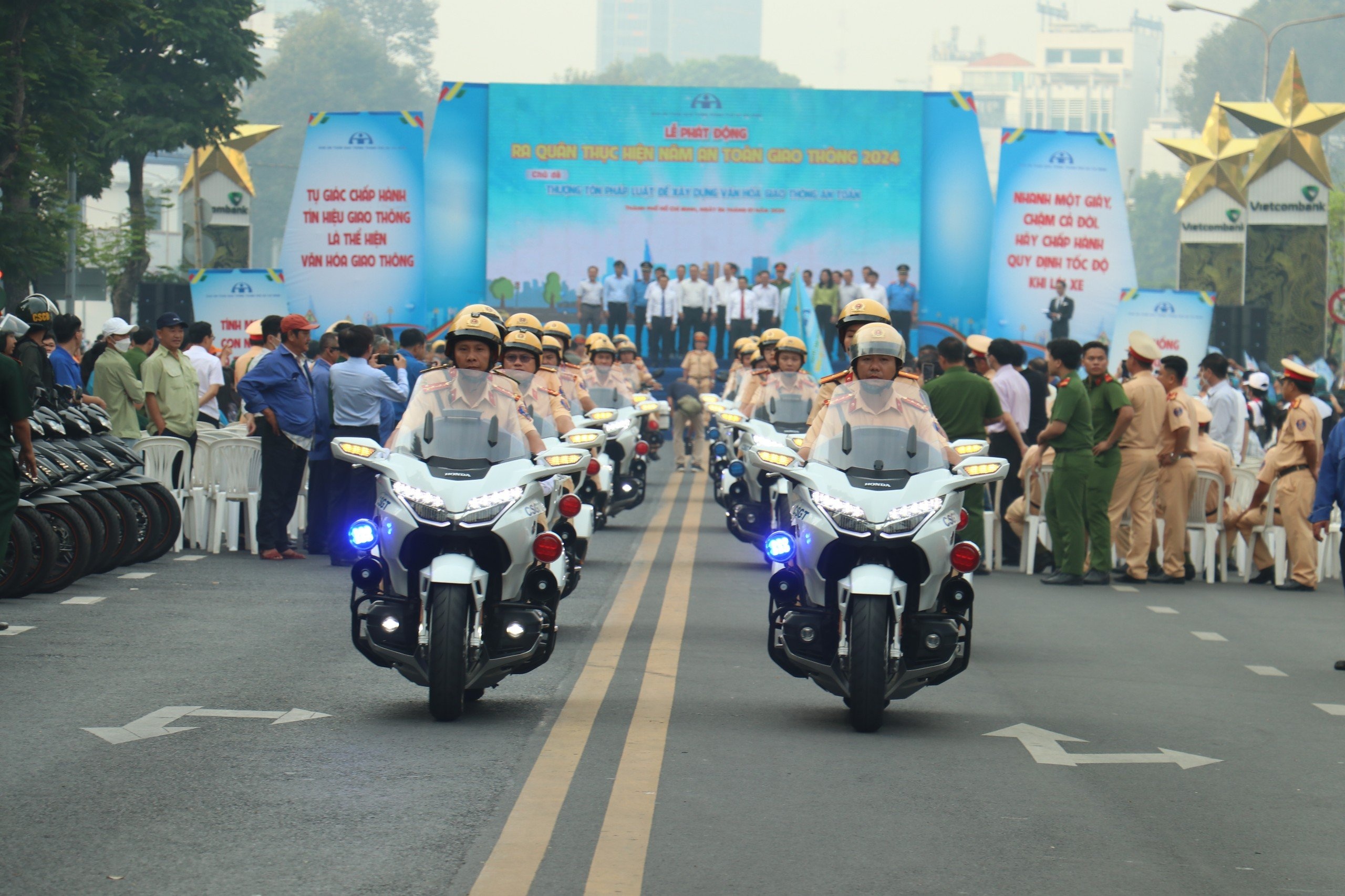 TP.HCM yeu cau khong bi dong, khong de un tac keo dai dip Tet hinh anh