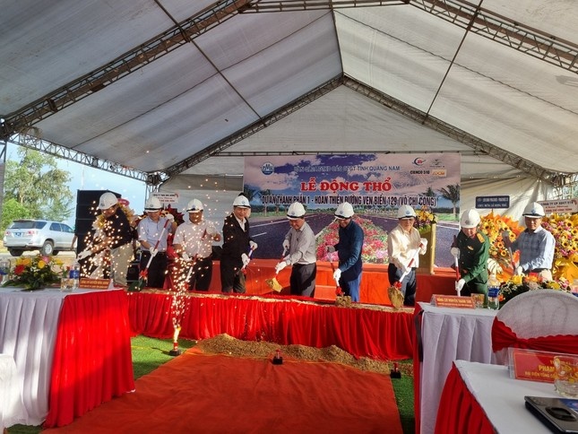 Quang Nam khoi cong Du an duong ven bien 129, giai doan 2 tren 900 ty hinh anh