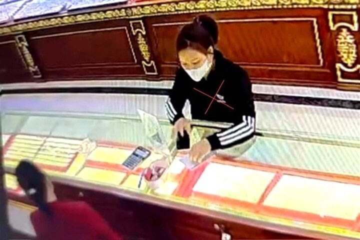 Nguoi phu nu chuyen vo mua vang roi cuop giat o Nghe An hinh anh