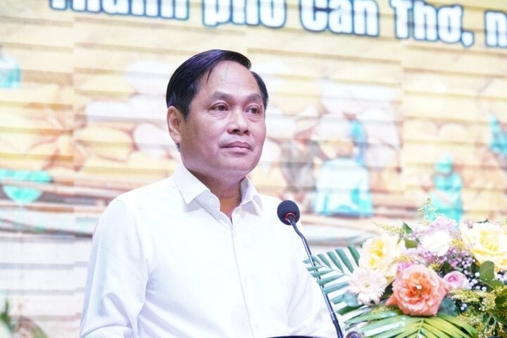 Phe chuan mien nhiem Pho chu tich UBND TP Can Tho Nguyen Van Hong hinh anh