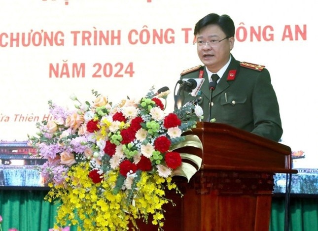 Pha nhieu vu an tu duong day nong cua Giam doc Cong an TT-Hue hinh anh