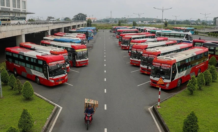 TP.HCM giam sat, xu ly xe kinh doanh chay qua toc do, sai lo trinh hinh anh