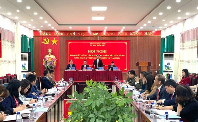 Dien Bien thi hanh ky luat 2 to chuc dang, 3 dang vien hinh anh