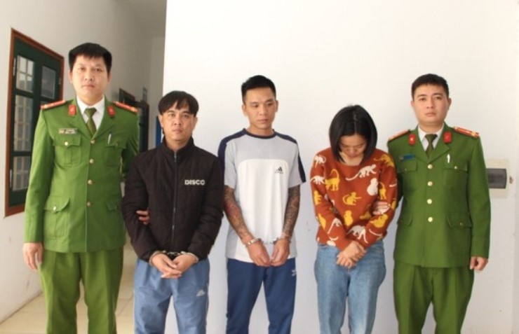Pha duong day lo de tien ty o Nghe An hinh anh