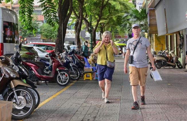 TP.HCM xin y kien 2 bo de go vuong khi trien khai thu phi via he hinh anh