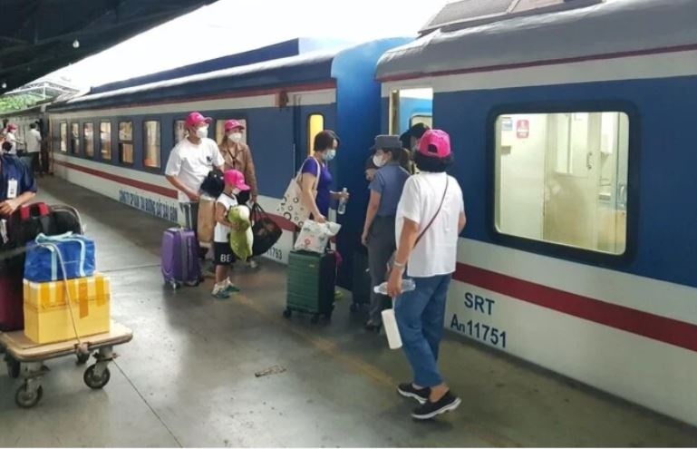 Nganh duong sat bo sung 7.000 ve tu TP.HCM di cac dia phuong dip Tet hinh anh