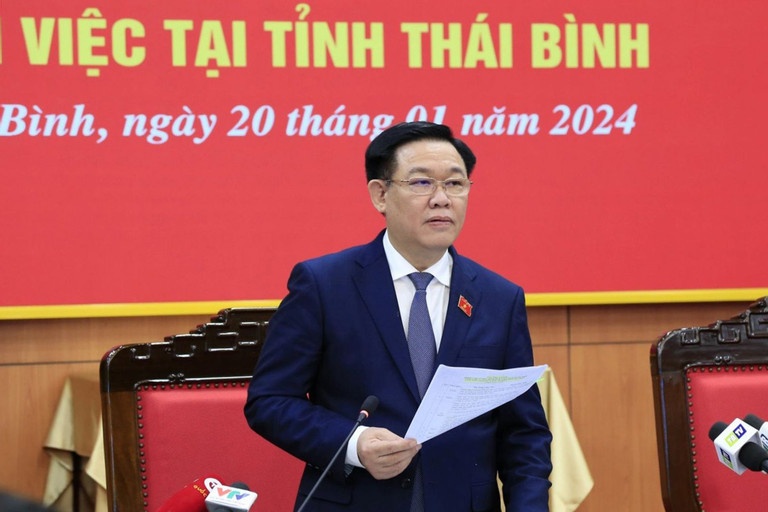 Chu tich Quoc hoi anh 2