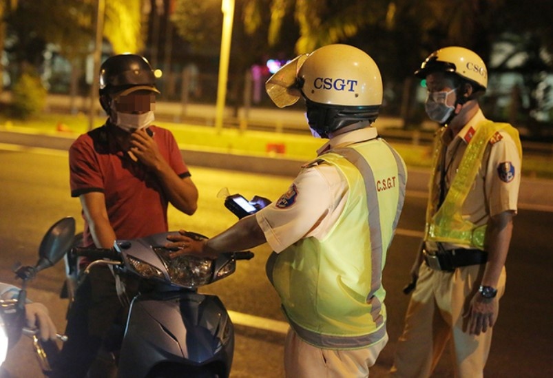 ‘Khi CSGT dua may do nong do con la toi biet mat Tet roi!’ hinh anh
