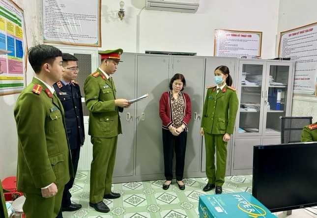 bắt giam giám đốc ảnh 1 bat giam giam doc anh 1