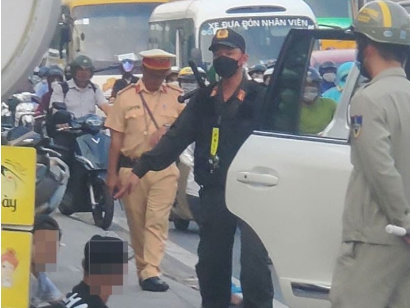 giai cuu nguoi bi troi anh 1