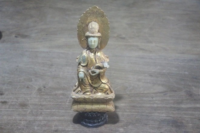 Nguoi luu giu bo suu tap co vat ky luc Viet Nam hinh anh