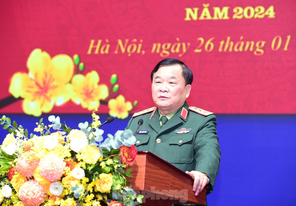 trien lam quoc phong anh 1