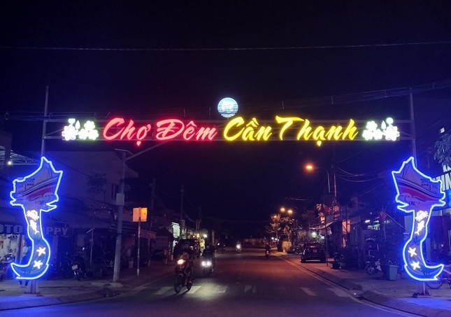 Them mot cho dem sap di vao hoat dong tai TP.HCM hinh anh