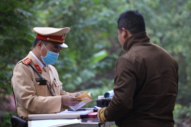 Cong an Ha Noi trien khai 4 to cong tac xu ly vi pham xuyen Tet hinh anh