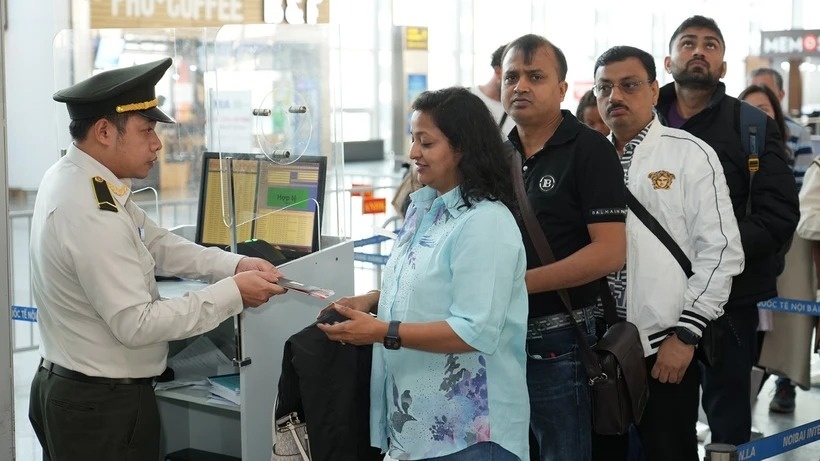 Ap dung kiem soat an ninh hang khong cap do 1 dip Tet Nguyen dan hinh anh