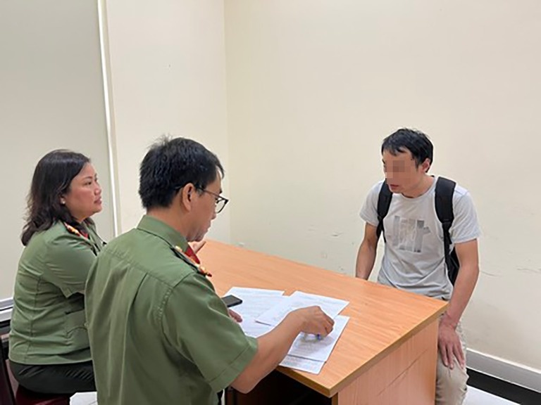 bắt đối tượng truy nã ảnh 1 bat doi tuong truy na anh 1
