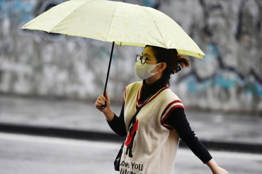 Mien Bac van suong mu va mua phun, Nam Bo nang nhieu hinh anh