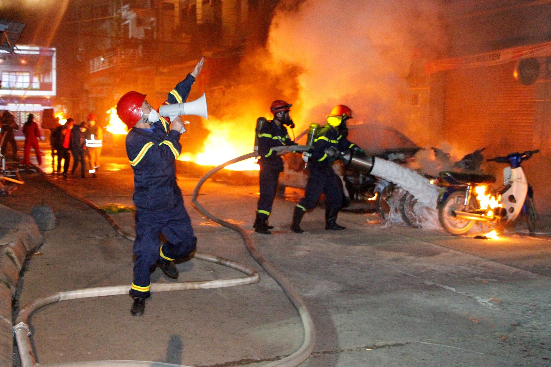 Am anh nhung vu chay gay thiet hai ve nguoi ngay can Tet hinh anh