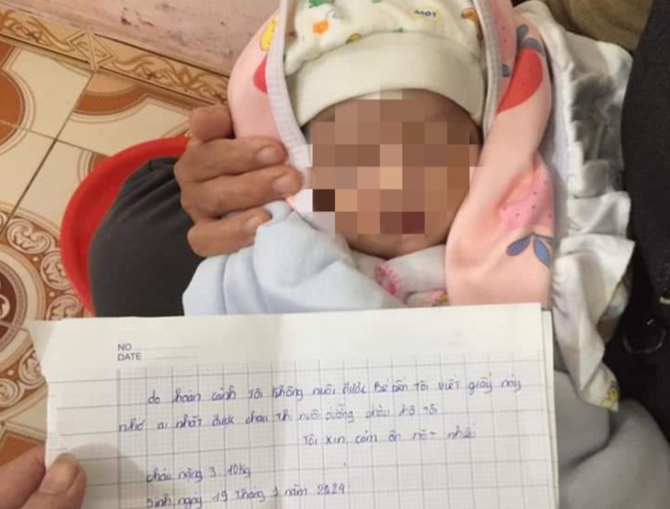 Dong nhan gui ben be gai so sinh bi bo roi ngay can Tet hinh anh