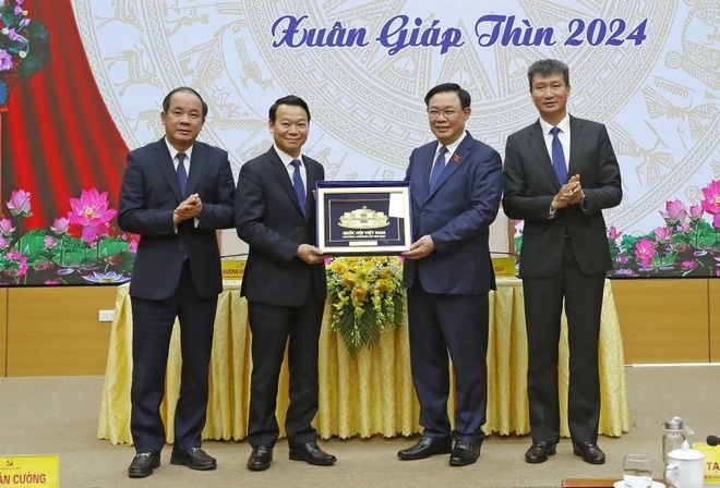 Chu tich Quoc hoi anh 1