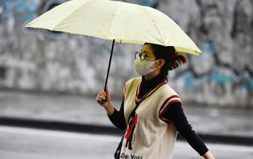 Mien Bac mua nho ngay dau di lam lai sau nghi Tet hinh anh