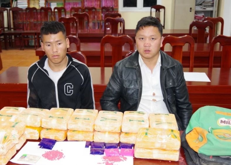 Bat hai doi tuong mua ban, van chuyen 120.000 vien ma tuy tong hop hinh anh