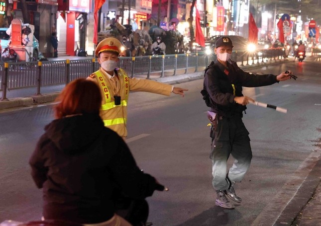 an ninh dem giao thua anh 2