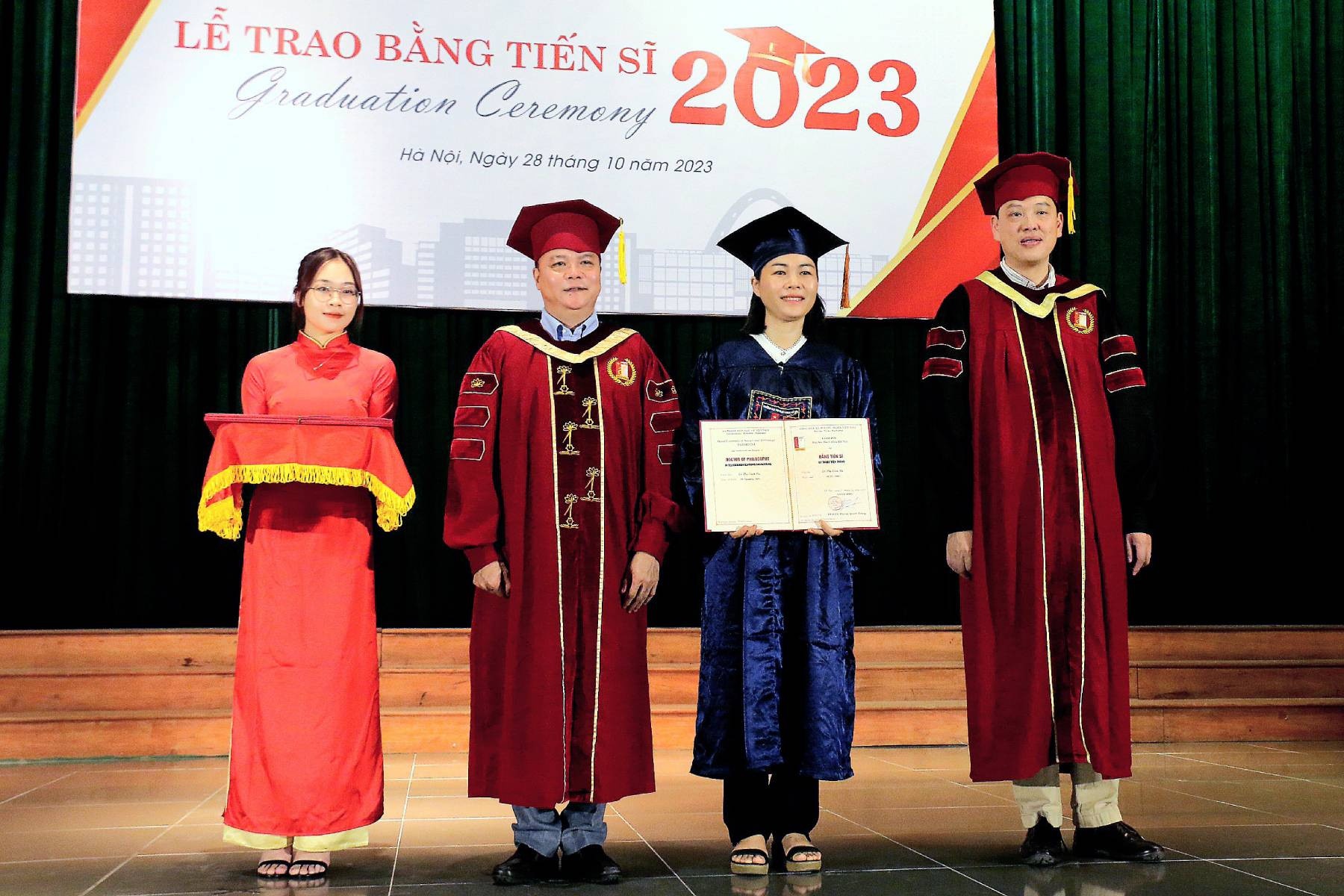 Muon thinh vuong lay nhan tai lam goc hinh anh