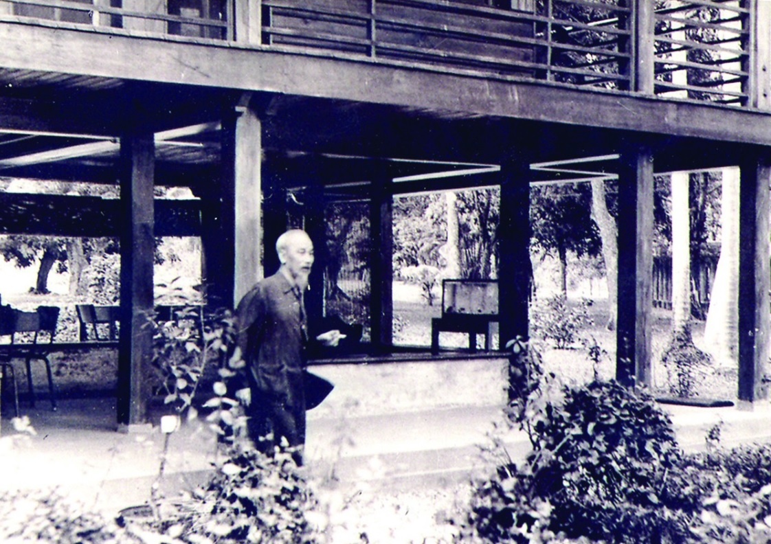 Chuyen dung nha san cua Bac hinh anh