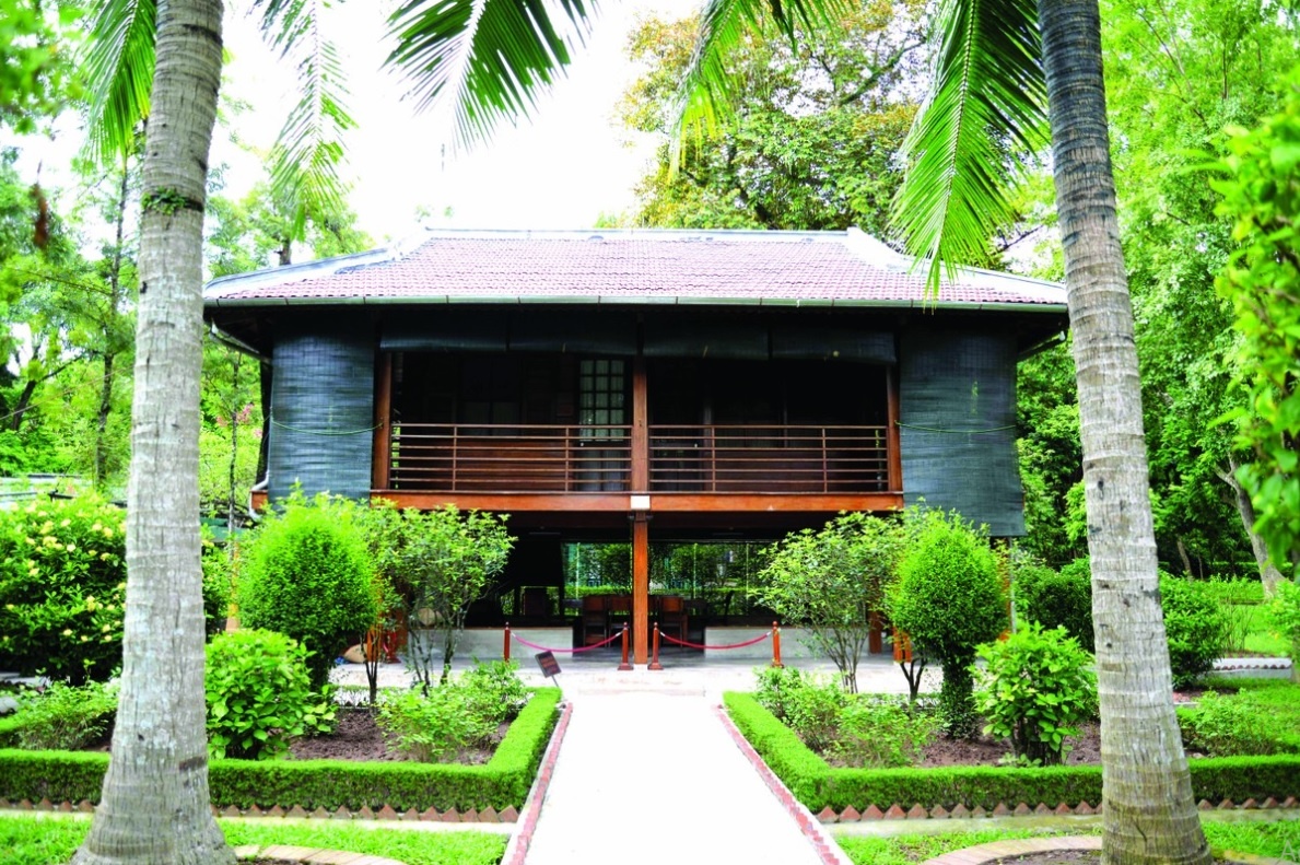 Qua trinh xay nha san anh 2