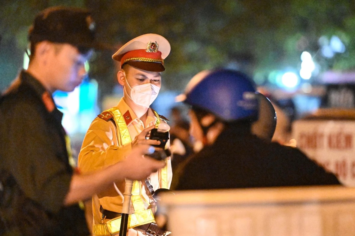 Xu ly nguoi dang nhieu clip sai su that ve do nong do con o TP.HCM hinh anh