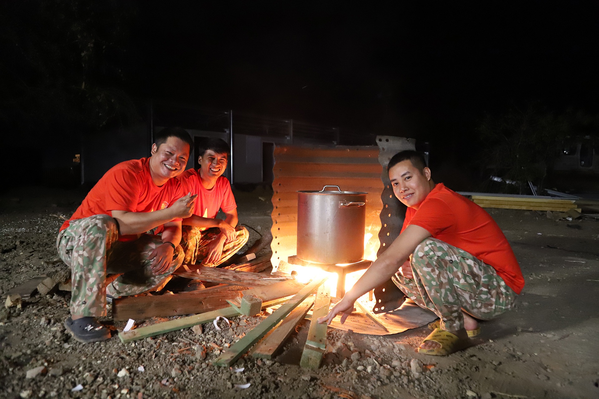 linh gin giu hoa binh anh 10