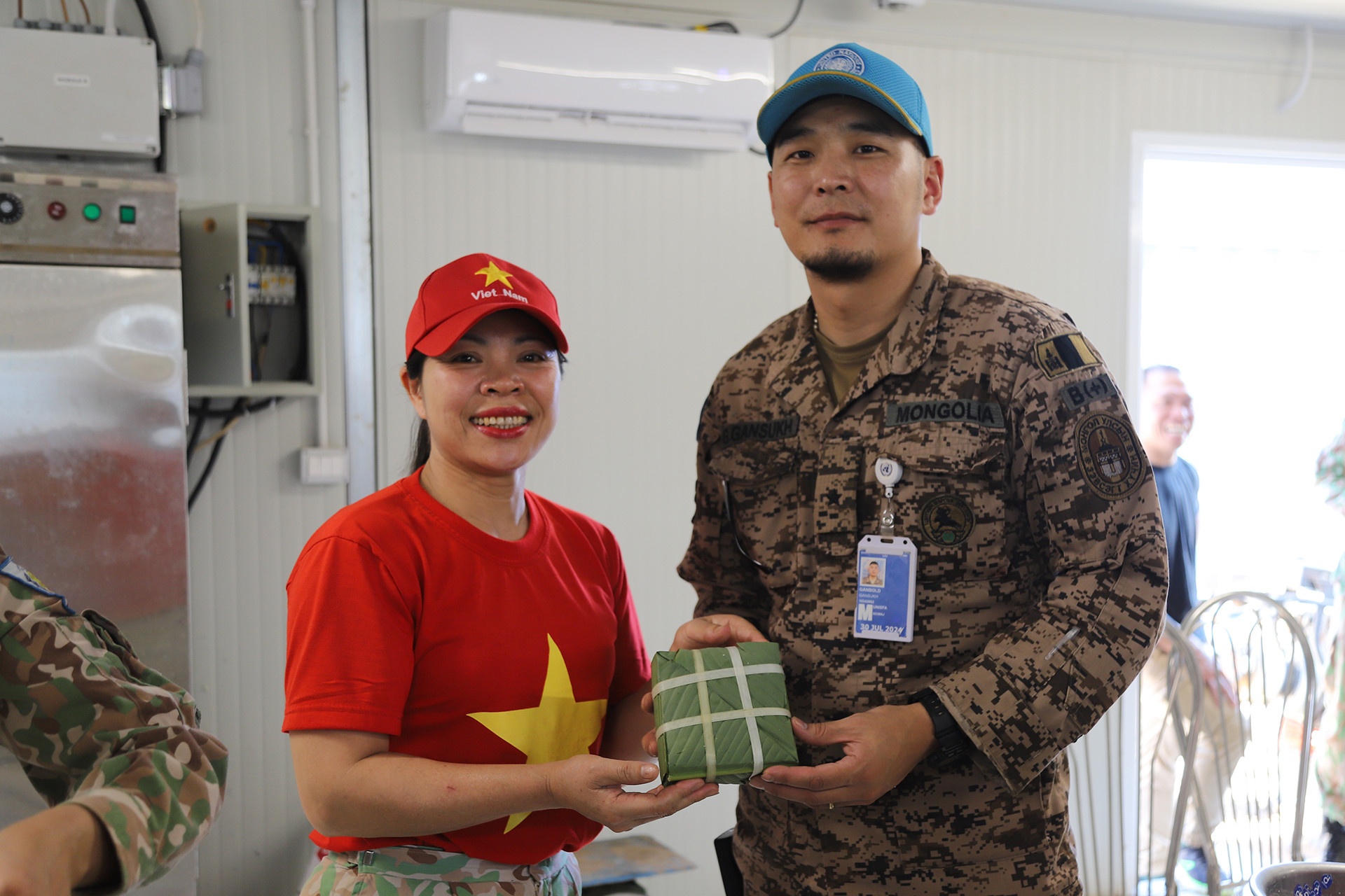 linh gin giu hoa binh anh 6