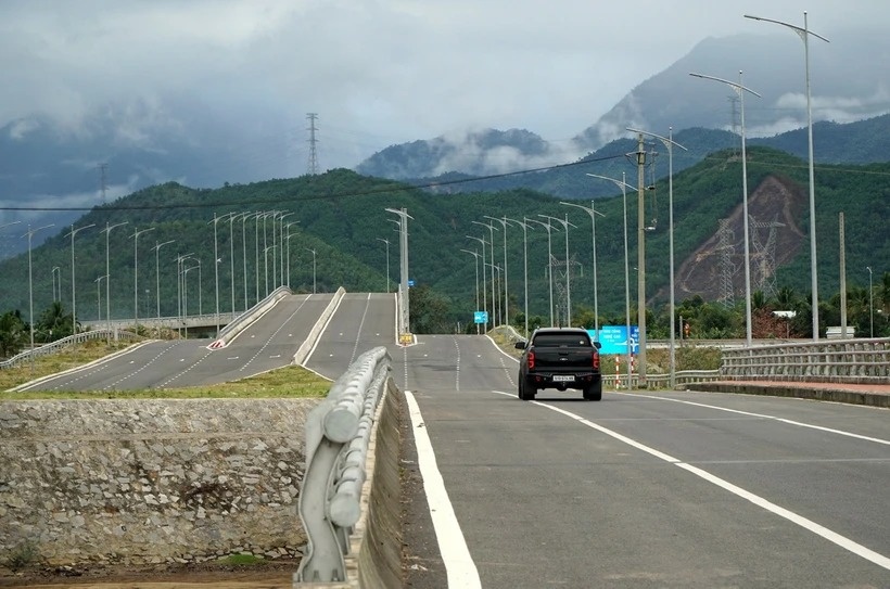 Thong xe 3 tuyen giao thong huyet mach phia Tay thanh pho Da Nang hinh anh