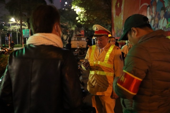 an ninh dem giao thua anh 3