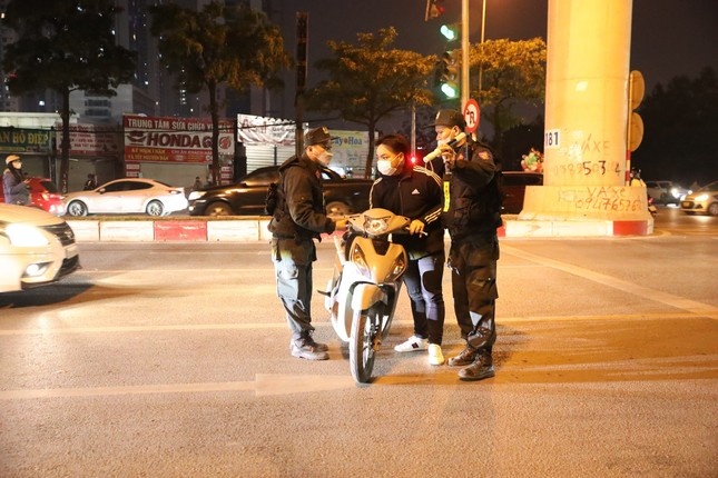 an ninh dem giao thua anh 6